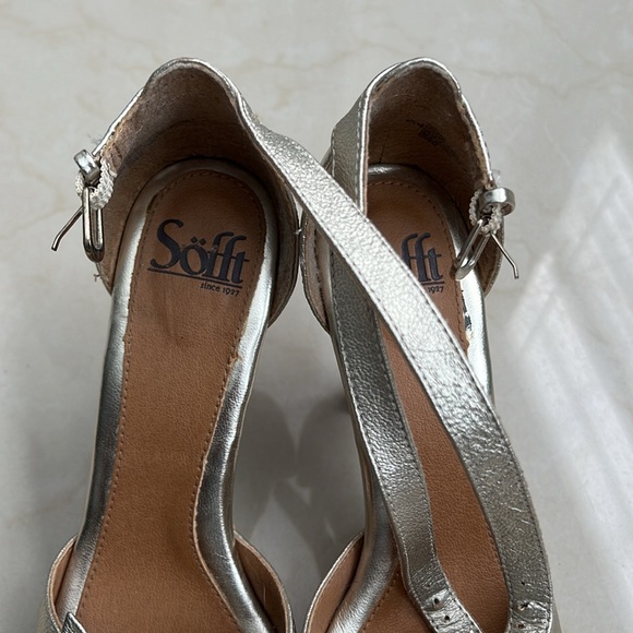 Sofft Gold Metallic 4” Heel Shoes Size 6.5M - Picture 3 of 7